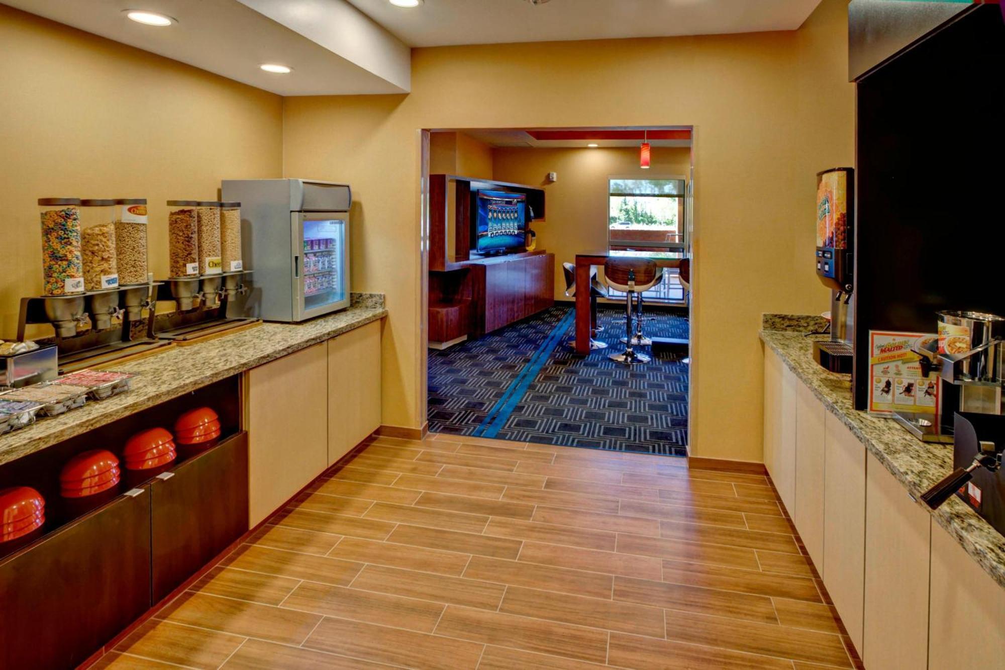 Towneplace Suites Oklahoma City Airport Екстериор снимка