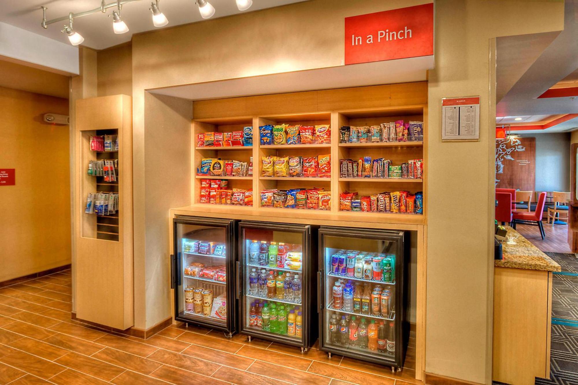 Towneplace Suites Oklahoma City Airport Екстериор снимка