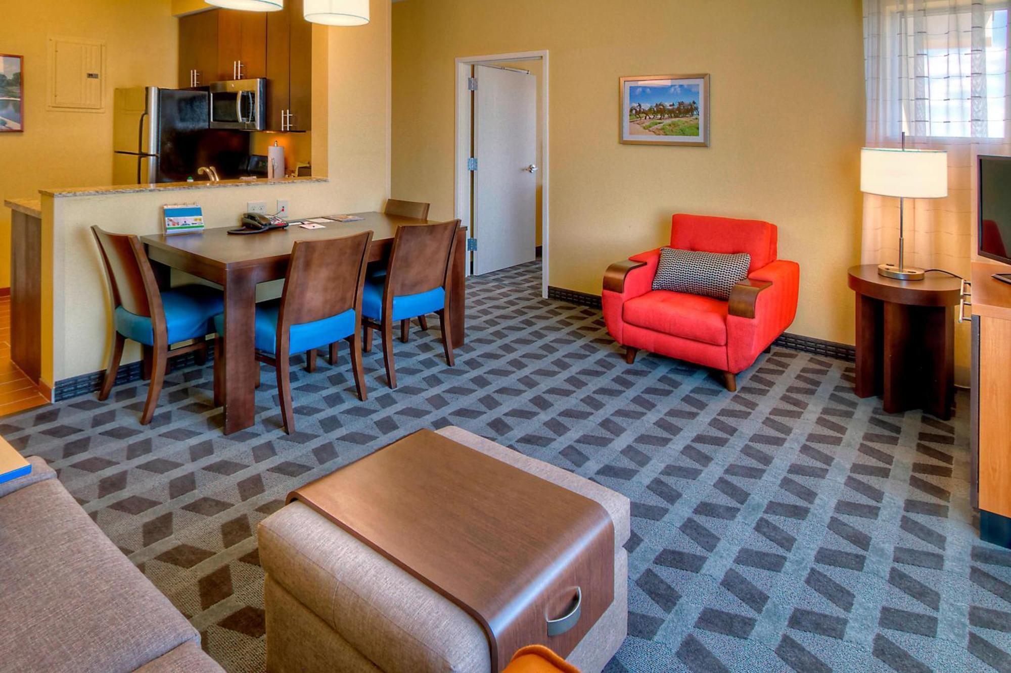 Towneplace Suites Oklahoma City Airport Екстериор снимка
